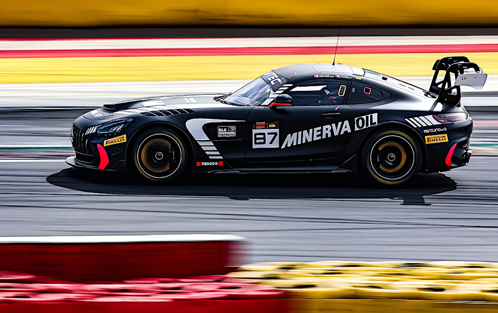 Fanatec GT2 European Series - Spa (Belgium)  A victory and two podiums AM