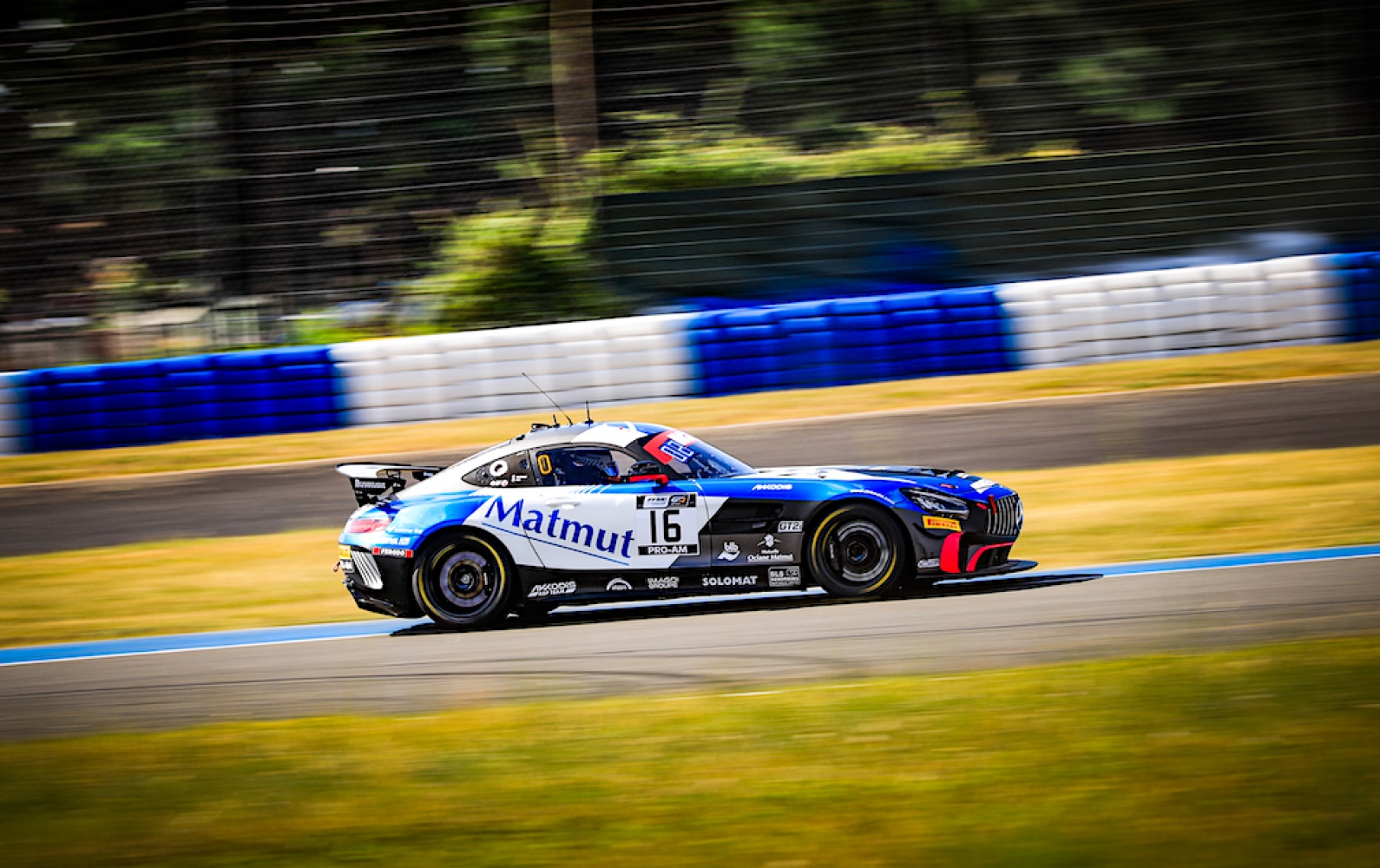 Chpt de France FFSA GT4 (Albi) - Victoire et podiums à domicile!