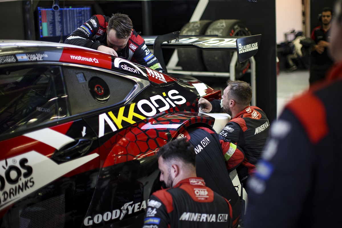 Discover the backstages of the team